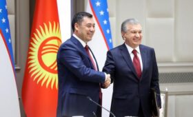 Президенты Узбекистана и Кыргызстана провели телефонный разговор