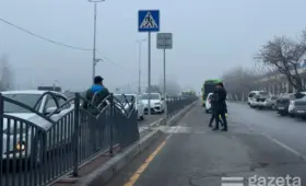 Депутат направил хокиму Ташкента запрос о нужности новых заборов по центру улиц (+фото)