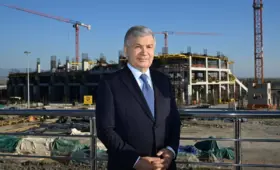 Президент ознакомился со строительством стадиона на 55 тысяч мест в Новом Ташкенте