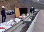 Груженый под завязку грузовик перевернулся на перевале Камчик. Видео
