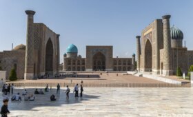 В Узбекистане объявят «открытый сезон туризма» и введут субсидии для авиакомпаний и туроператоров