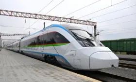 Президент протестировал новый южнокорейский поезд Hyundai Rotem