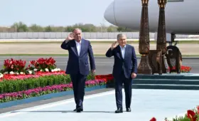 Шавкат Мирзиёев и Эмомали Рахмон прибыли в Бухару