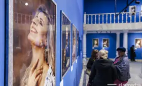 «Я не открытка». Фотовыставка Натальи Ильиной о женской идентичности открылась в Ташкенте