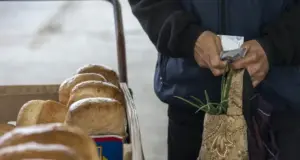В Узбекистане с задержкой обновили черту бедности, она повышена до 715 тысяч сумов в месяц