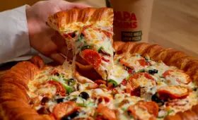 Papa Johns представила круассан-пиццу: новый хруст и лимитированная новинка сезона