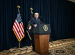 Стрелявшему на ужине с Трампом предъявлено обвинение в покушении на убийство президента США