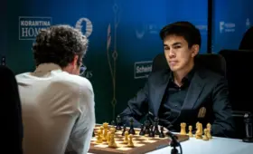 Жавохир Синдаров сохранил отрыв в два очка за три тура до финиша Турнира претендентов