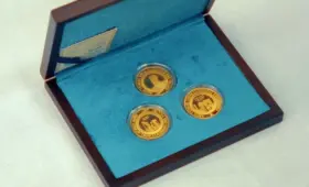ЦБ Узбекистана выпустил памятные монеты к 690-летию Амира Темура