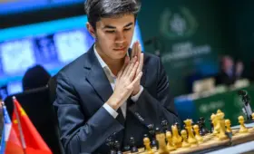 «Я просто играю в свои шахматы». Жавохир Синдаров — о лидерстве в Турнире претендентов