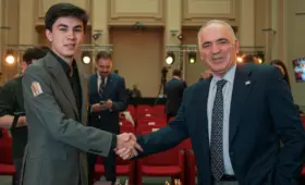 Жавохир Синдаров начал выступление на турнире Super Chess Classic Romania