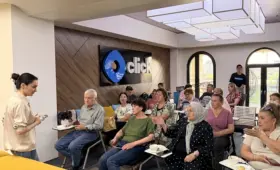 Click провёл образовательную встречу для старшего поколения — «Заботливый Click: связь поколений»
