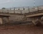 Селевой поток в Сурхандарье парализовал движение на мосту из Узбекистана в Таджикистан