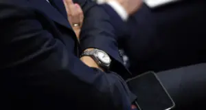 Госорганы могут обязать публиковать данные о подарках в командировках и спонсорской помощи