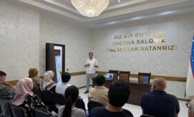 «Заботливый Click: связь поколений»: встреча по повышению цифровой грамотности прошла в махалле Лутфий