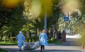 Главу управления благоустройства Яккасарайского района оштрафовали за работу сотрудников в жару