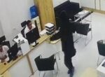 Мужчина в маске попытался ограбить банк в Самарканде. Видео