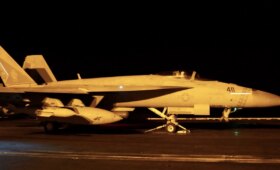 США вновь атаковали Иран, Тегеран нанёс ответные удары по американским базам
