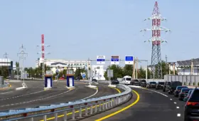 Президент Узбекистана проехал по платной дороге «Ургенч — Хива»