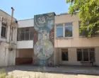 Мозаики со стен бывшего тубдиспансера на Юнусабаде перенесут в другое место