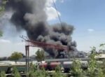 Крупный пожар произошел на складе в Ташкенте. Видео