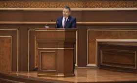 Сенат одобрил расширение города Зарафшана и Кызырыкского района