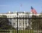 Суд обязал администрацию Трампа немедленно восстановить доступ CNN, MS NOW и Politico в Белый дом
