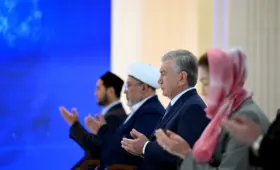 Президент, члены правительства и парламента почтили память Ислама Каримова (+фото)