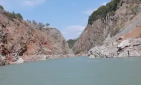 Водолазы нашли тело мужчины, утонувшего во время катания на сапборде на реке Пскем