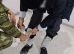 В Андижане задержали мужчину, пытавшегося вывезти валюту в носках