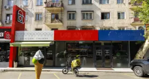 Для вывесок компаний и заведений теперь не нужен паспорт рекламного места