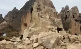 В турецкой Каппадокии обрушилась скала, погибли два человека